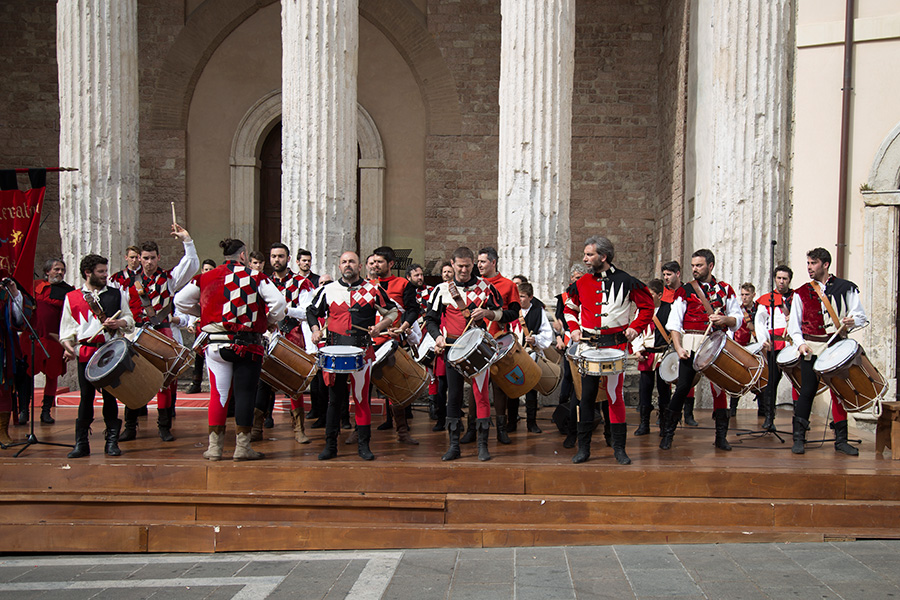 Sbandieratori Assisi 2015